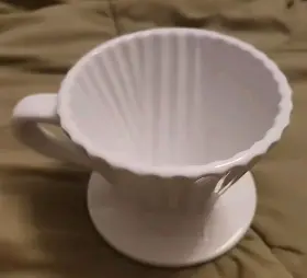 Chantal 088818106923 Ceramic Pour Over Coffee Dripper 8 Ounces White Excellent #2