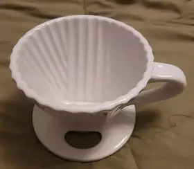 Chantal 088818106923 Ceramic Pour Over Coffee Dripper 8 Ounces White Excellent