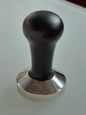 Mo-06281 Motta Mo-06281/58 58.4mm Competition Black Wood Coffee Tamper With Stainless Steel Flat Base