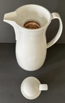 6672 Pampered Chef The Thermal Hot Cold Coffee Carafe Tea Pitcher 33 Oz #6672 White #3